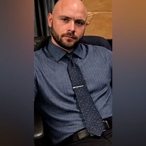 Men's Short-Sleeve Button-Up Shirt in Heather Blue